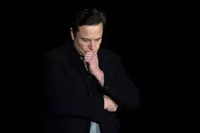 Elon Musk Ginnesin Rekordlar Kitabına düşüb