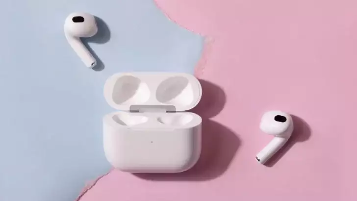  Apple AirPods yaxın bir neçə ildə “eşitmə cihazına” çevrilə bilər